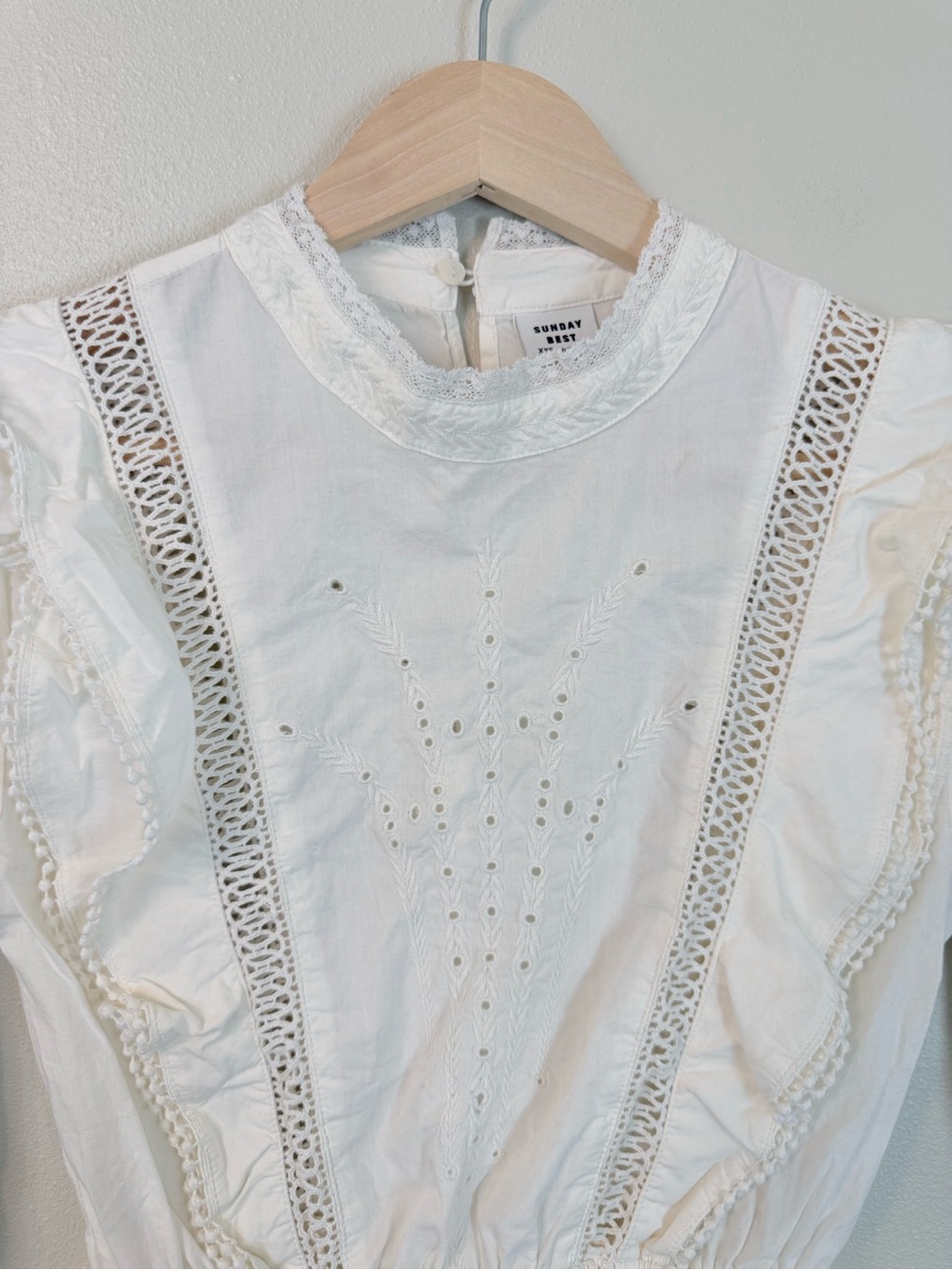 Aritzia Sunday Best Britta Blouse Ivory Eyelet Ruffle XXS Victorian Cottage Boho - Picture 7 of 11